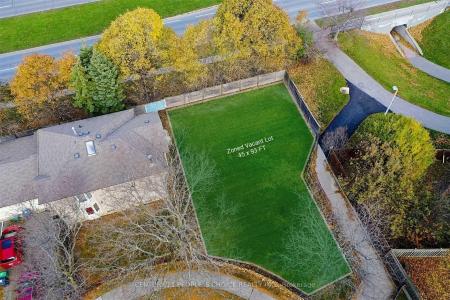 28A STEVEN COURT, Brampton, Ontario L6Z 3A7, Canada