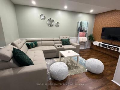 130 WALLER STREET, Whitby, Ontario L1R 2K7, Canada