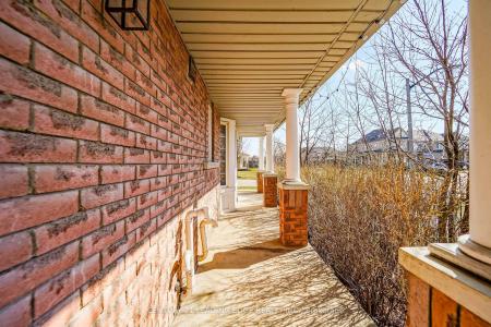 2 OGLEVIE DRIVE, Whitby, Ontario L1R 2Y4, Canada