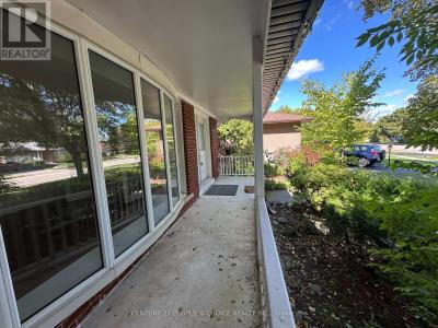 1252 MONT CLAIR DRIVE, Oakville (cp College Park), Ontario L6H 1Z4, Canadá