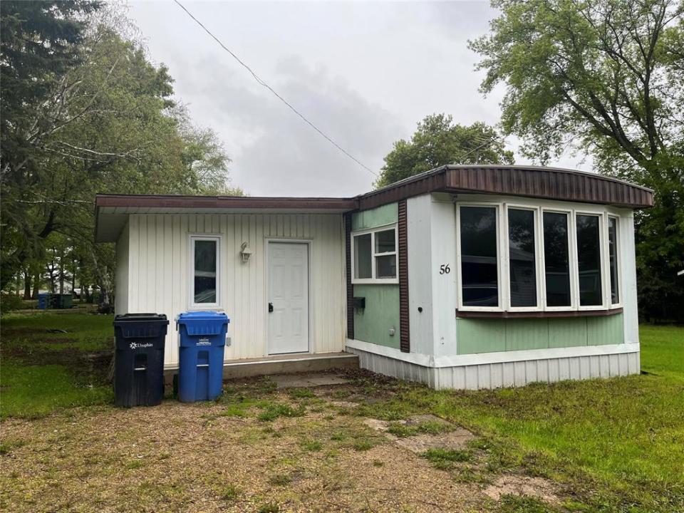 1021 JACKSON STREET, Dauphin, Manitoba R7N 2N5, Canada