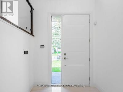 48-B MAYBOURNE AVENUE, Toronto (clairlea-birchmount), オンタリオ M1L 2V9, カナダ