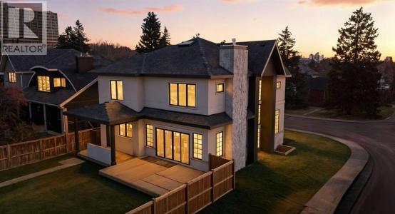 703 35 STREET NORTHWEST, Calgary, Alberta T2N 2Z6, Canadá