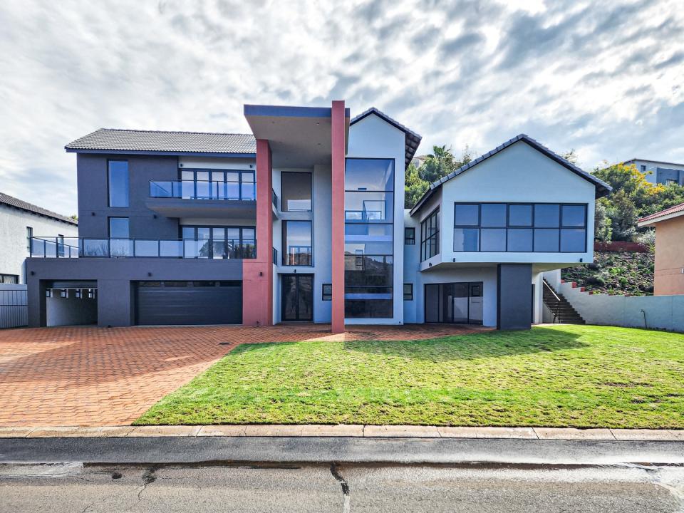 Hartbeespoort, North West, South Africa