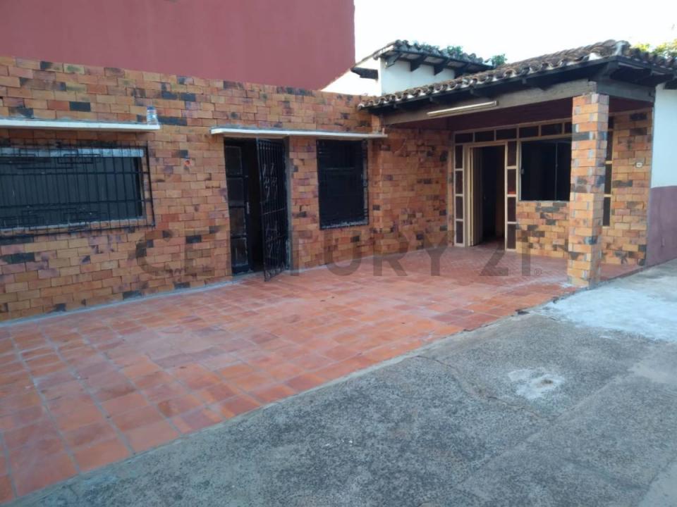 ytororo casi Prof. Morales , Fernando De La Mora, Central 00001, Paraguai