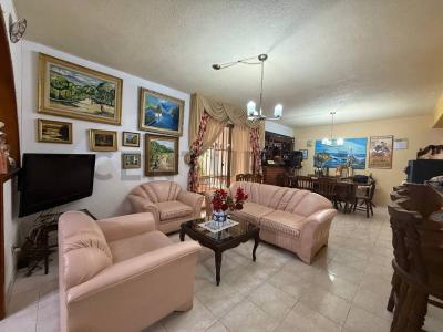 calle manapire quinta san judas tadeo Casa en venta Urb. Piedra Azul, Caracas, Miranda 1080, 委内瑞拉