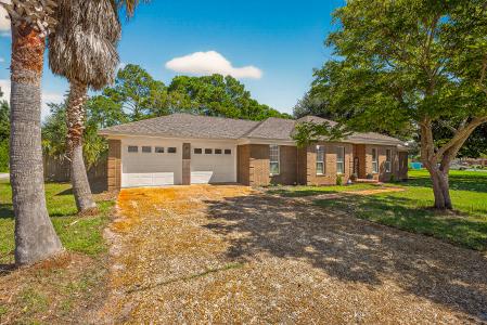 2768 Venetian Way, Gulf Breeze, Florida 32563