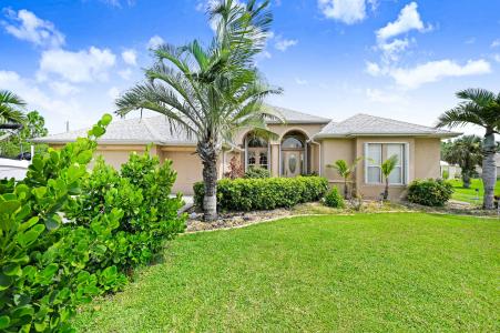 393 Farley Street SW, Palm Bay, Florida 32908, USA