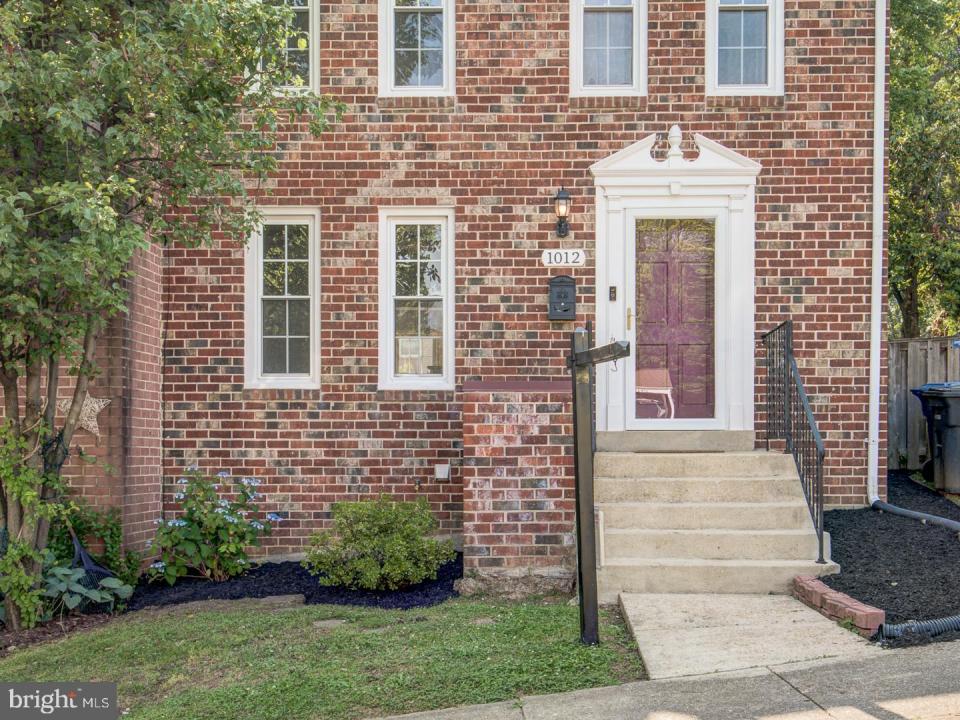 1012 N Pelham Street, Alexandria, Virginia 22304