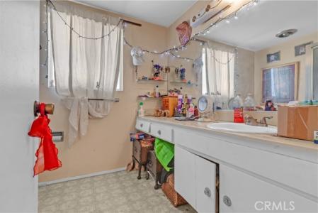 9301 Karmont Avenue, South Gate, 加州 90280, 美國