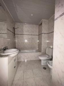 Almada, Setubal 2825-042, Portugal