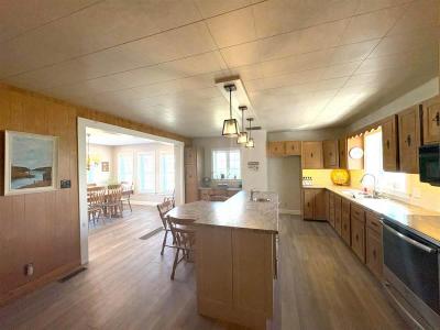32 Ch. du Pont, Val-des-Monts, Quebec J8N 2J1, Canadá