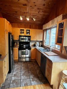 145 Côte des Intrépides, Mont-Tremblant, Квебек J8E 2K5, Канада