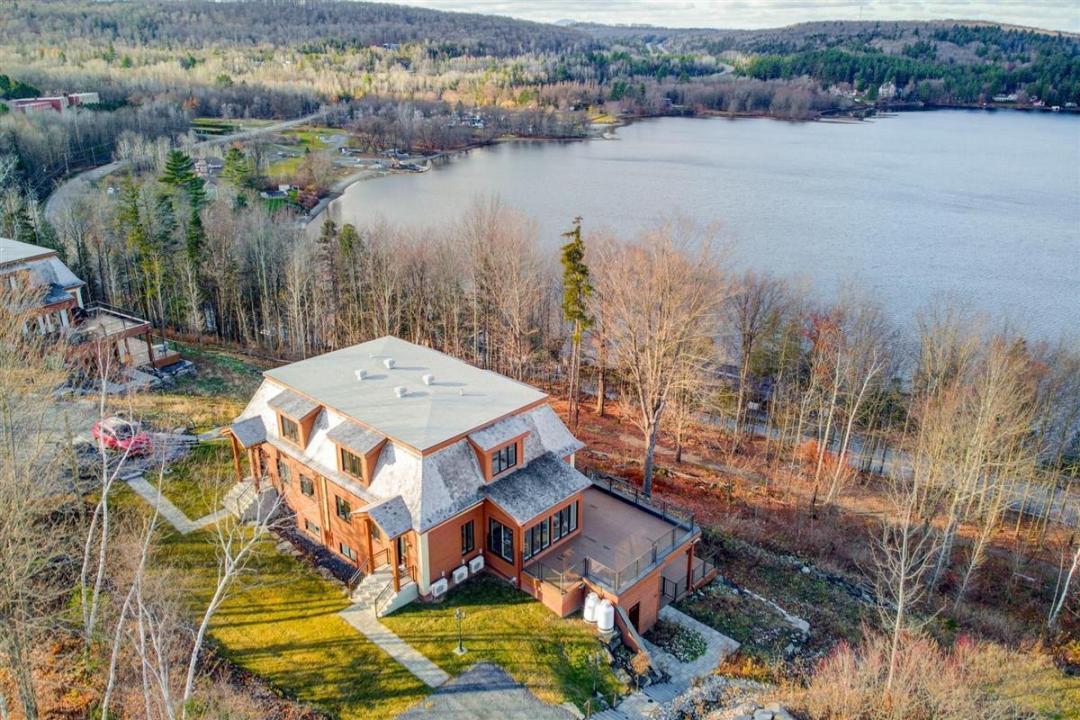 32 Rue du Haut-de-la-Falaise, Ayer's Cliff, Quebec J0B 1C0, Canadá