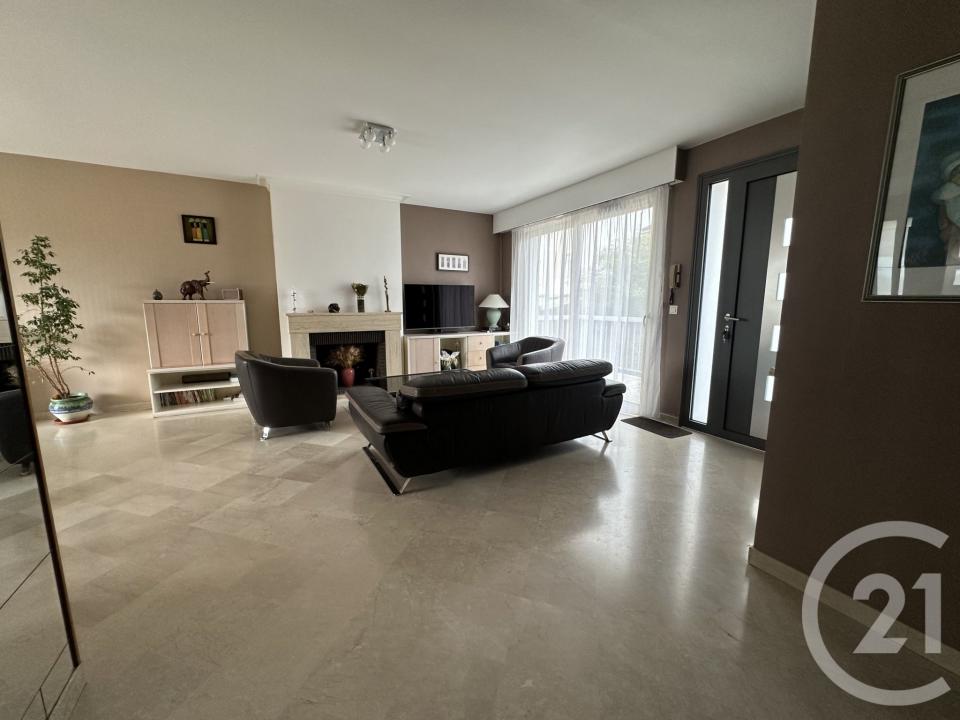 Fontenay Sous Bois, איל-דה-פרנס 94120, צרפת