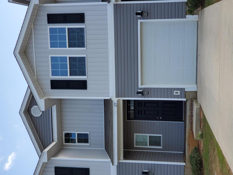 115 E Iron Horse Drive, Crestview, פלורידה 32539, ארצות הברית של אמריקה 