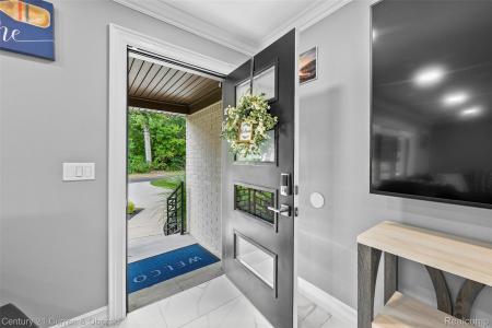 4255 Lakewood Drive, Waterford Charter Township, Michigan 48329, HOA KỲ