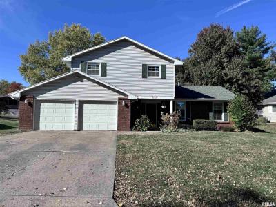 524 MEADOW Drive, Macomb, Illinois 61455