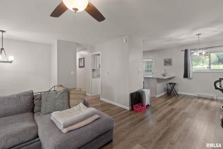 15 Riverview Lane, Bettendorf, أيوا 52722, الولايات المتحدة