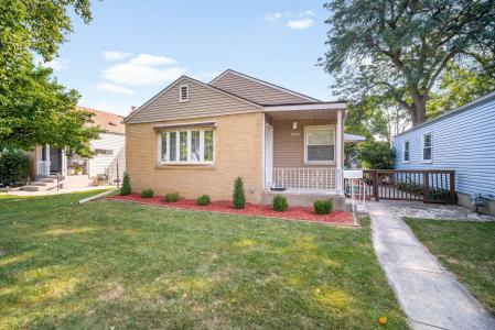 5564 N Mohawk Ave, Glendale, Wisconsin 53217, USA