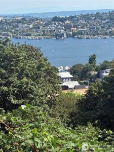 2121 Aurora Avenue, Seattle, Washington 98109, USA