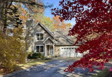 2339 Forest Trail Circle, Fennville, Michigan 49408, USA