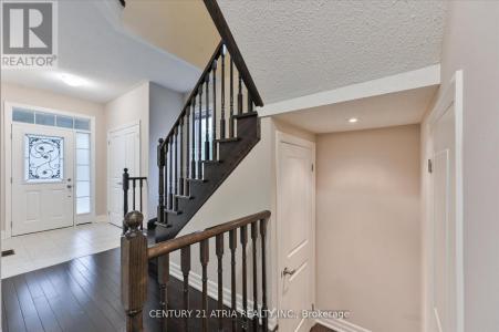 31 FRED MASON STREET, Georgina (keswick South), Ontario L4P 0B2, Kanada