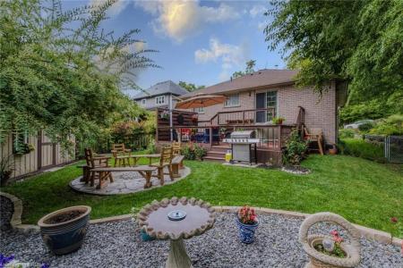 52 AMELIA STREET, Paris, Ontario N3L 1Z6, Kanada