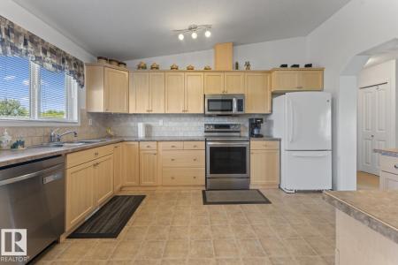 3808 2ND STREET, Mallaig, Alberta T0A 2K0, Canada