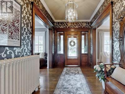 18 BRANT ROAD NORTH, Cambridge, Ontario N1S 2W1, Canadá