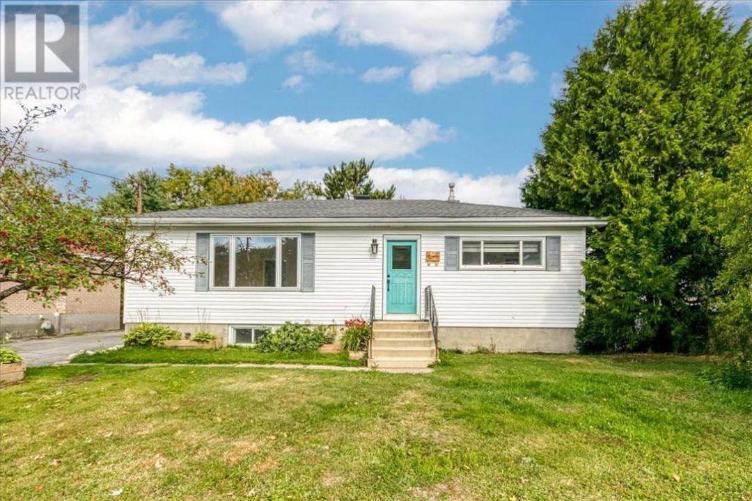 57 PINE STREET, Onaping, Ontario P0M 2R0, Canada