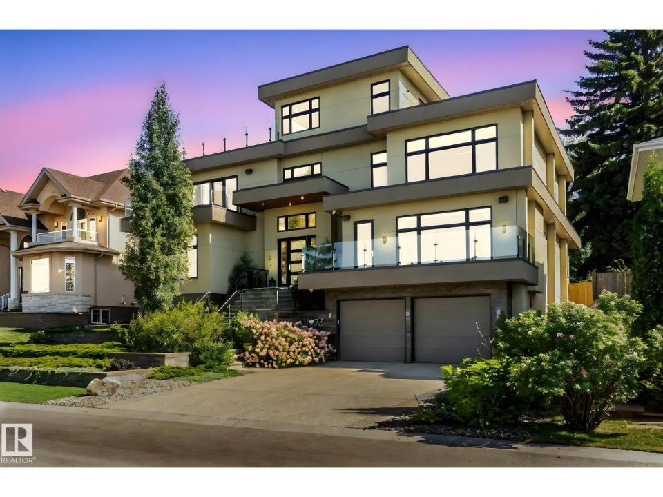 11823 SASKATCHEWAN DR NW, Edmonton, Alberta, Canada