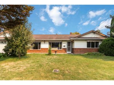 9220 COOTE STREET, Chilliwack, British Columbia V2P 6B5, Canada