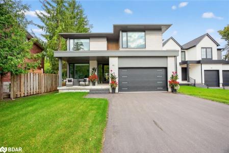 46 TYNDALE ROAD, Barrie, Ontario L4N 7T1, Canadá