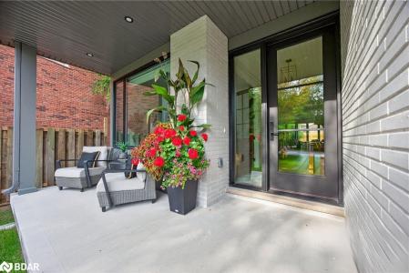 46 TYNDALE ROAD, Barrie, Ontario L4N 7T1, Canadá