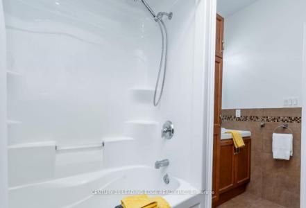 5761 IRONWOOD STREET, Niagara Falls, Ontario L2H 0G4, Canada