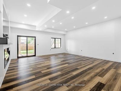 48-B MAYBOURNE AVENUE, Toronto, Ontario M1L 2V9, CANADÁ