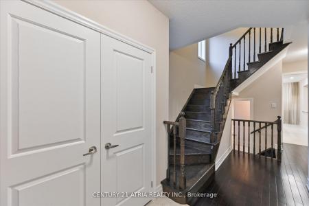 31 FRED MASON STREET, Georgina, Ontario L4P 0B2, Canada