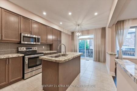 31 FRED MASON STREET, Georgina, Ontario L4P 0B2, Canada