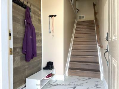 89 GOODWIN DRIVE, Barrie, אונטריו L4N 6K4, קנדה 