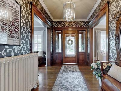 18 BRANT ROAD N, Cambrígia, Ontario N1S 2W1, Canadá