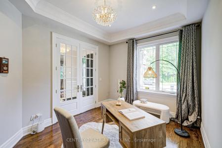 27 TEFLEY ROAD, Toronto, Ontario M2M 1C5, CANADÁ