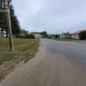 22 & 24 MONA DR, Manitouwadge, אונטריו P0T 2C0, קנדה 