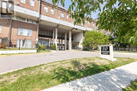10 EDDYSTONE AVENUE, Toronto (glenfield-jane Heights), 安大略省 M3N 2T2, 加拿大