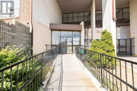 10 EDDYSTONE AVENUE, Toronto (glenfield-jane Heights), 安大略省 M3N 2T2, 加拿大
