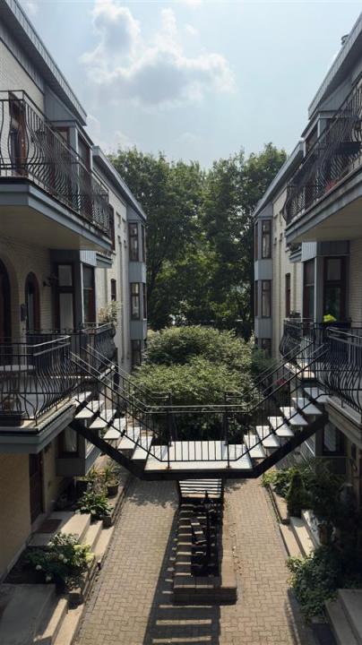 4473  Av. de l'Esplanade, Montréal (Le Plateau-Mont-Royal), Quebec H2W 1T2, Canada