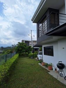 Radial Arnoldo Kopper Vega , Grecia Grecia, 阿拉胡艾拉 00001, 哥斯達尼加