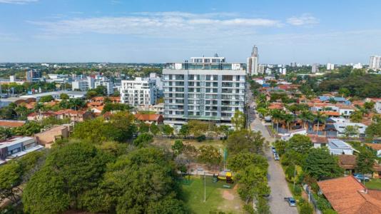 Capitán Pedro Fabio Martínez entre Silvio Amado Macías y Jaime Bestard - Alzara Plaza , San Jorge, Asunción 00001, Paraguai