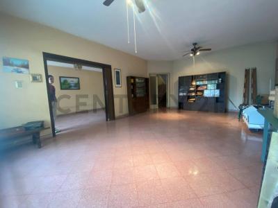 Pinozá, Asunción 001528, 巴拉圭