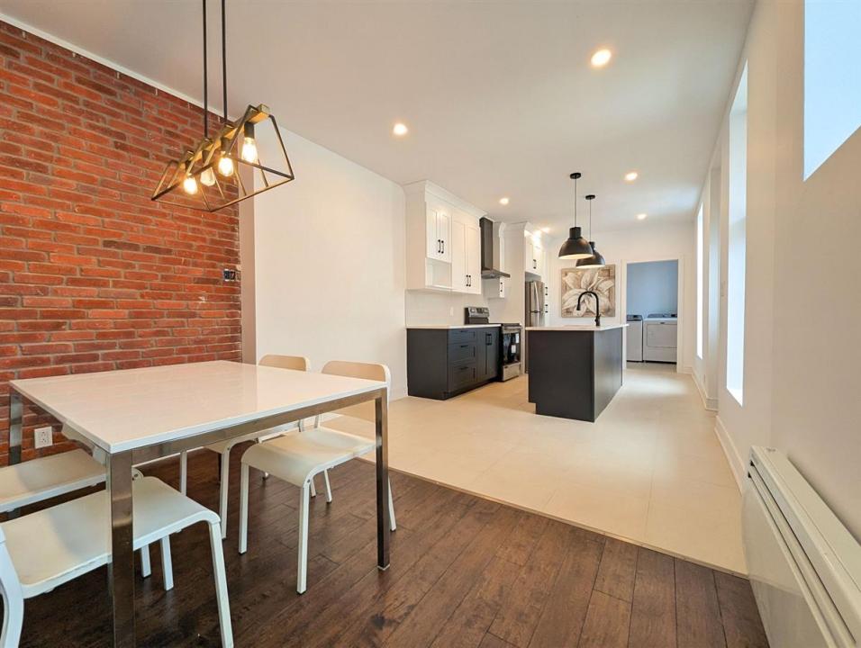 3879  Rue Ste-Catherine E., Montréal (Mercier/Hochelaga-Maisonneuve), Quebec H1W 2G5, Canadá